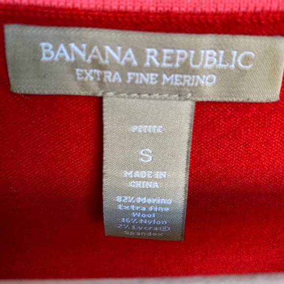 Banana Republic Red Merino V-Neck Sweater SP - Picture 2 of 2